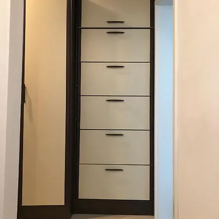 Stylish Top Center *